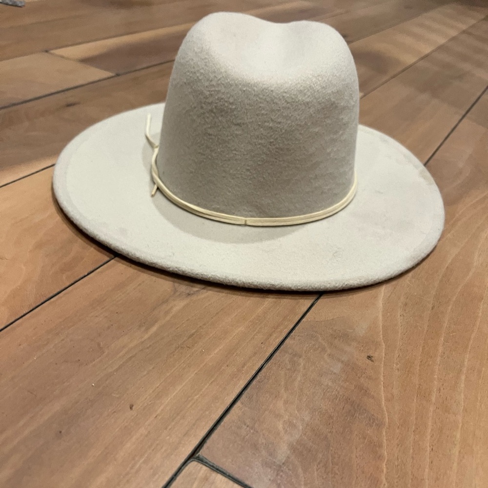 Abercrombie and fitch hat